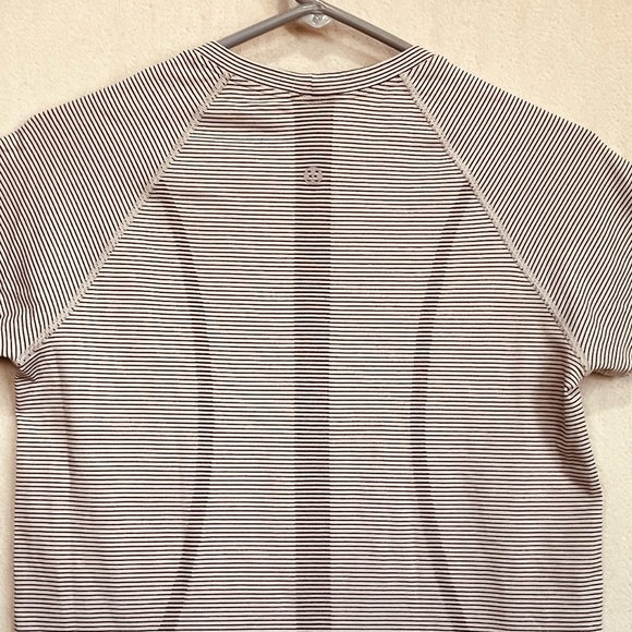 Lululemon Women Swifty Tech Short-Sleeve Shirt 2.0 Tempo Stripe White/Black Sz 8 - Picture 13 of 16